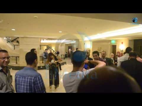 مهرجان القنوات الفضائية 2016 | محسن منصور جاب أخرة من الناس اللى عاوزة تتصور معاة !