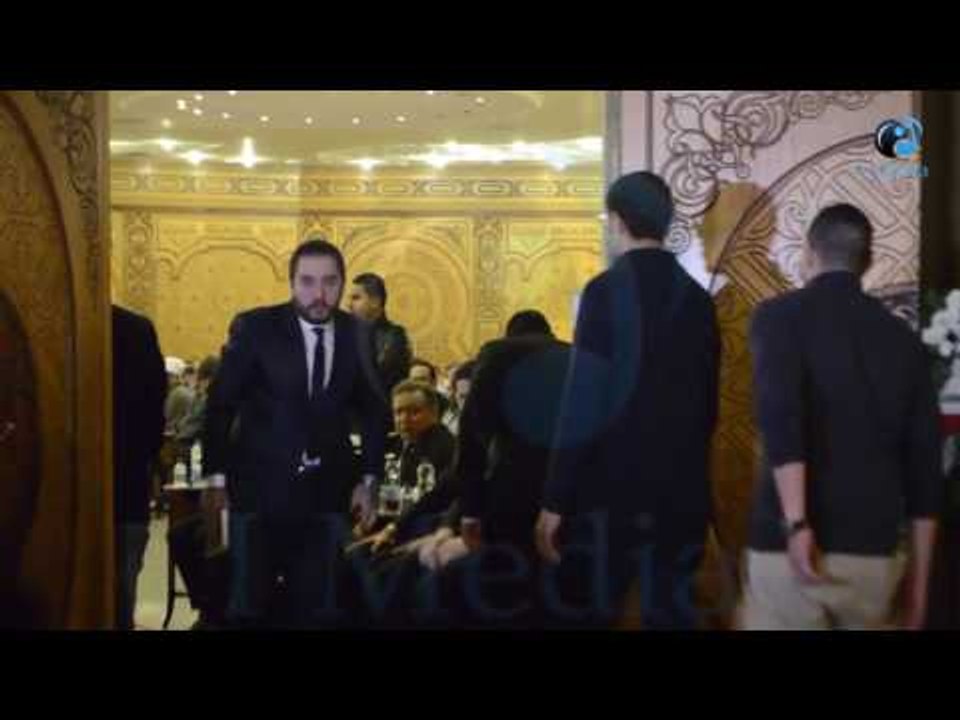 عزاء الفنان محمود عبد العزيز |  شاهد محمود حميدة يخرج من العزاء