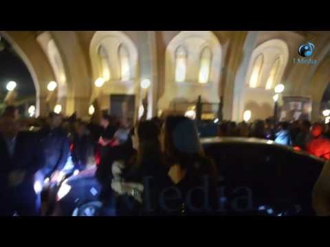 عزاء الفنان محمود عبد العزيز | شاهد أطلالة ياسمين صبري وهيا بتهرب من المصورين!