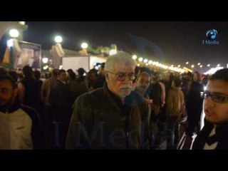 عزاء الفنان محمود عبد العزيز |  مصور غريب بيجبر أحد الفنانين على التصوير