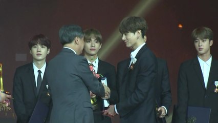 최연소 훈장 BTS "국가대표 마음으로 한국 알리겠다" / YTN
