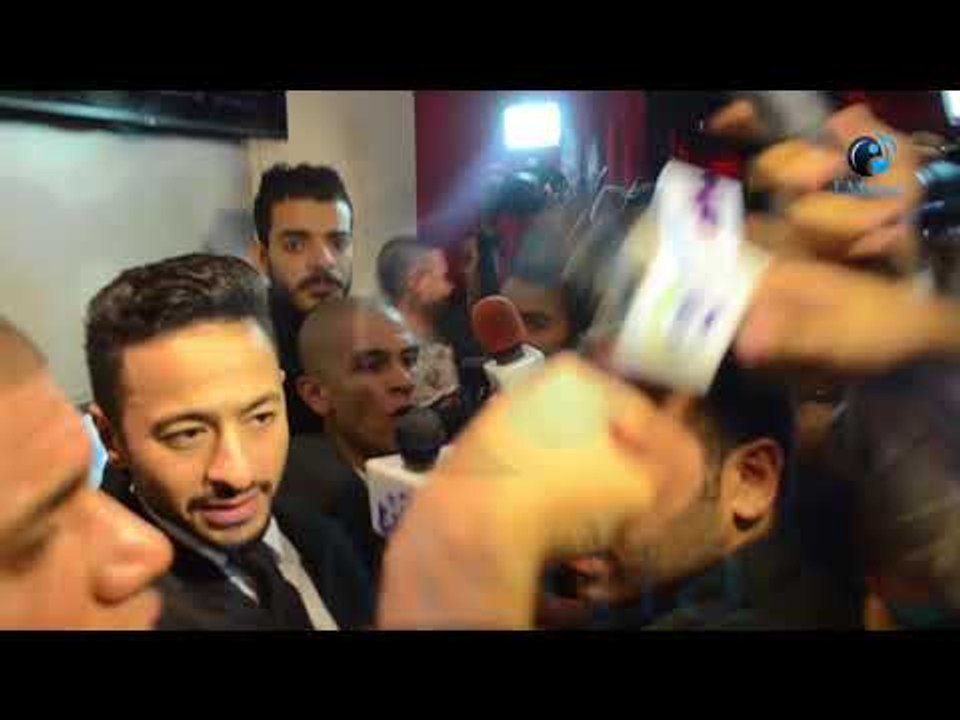 العرض الخاص لشنطة حمزة | خناقة لعمل تقرير مع حمادة هلال بين المذعيين ورد فعل حمادة هلال