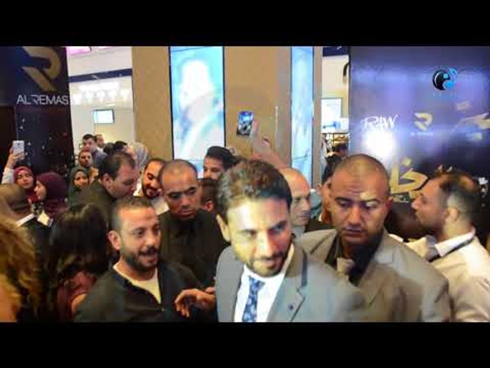 العرض الخاص لفيلم الخلية | اتفرج على البنت اللى بتزعق فى الصحفيين عشان احمد عز