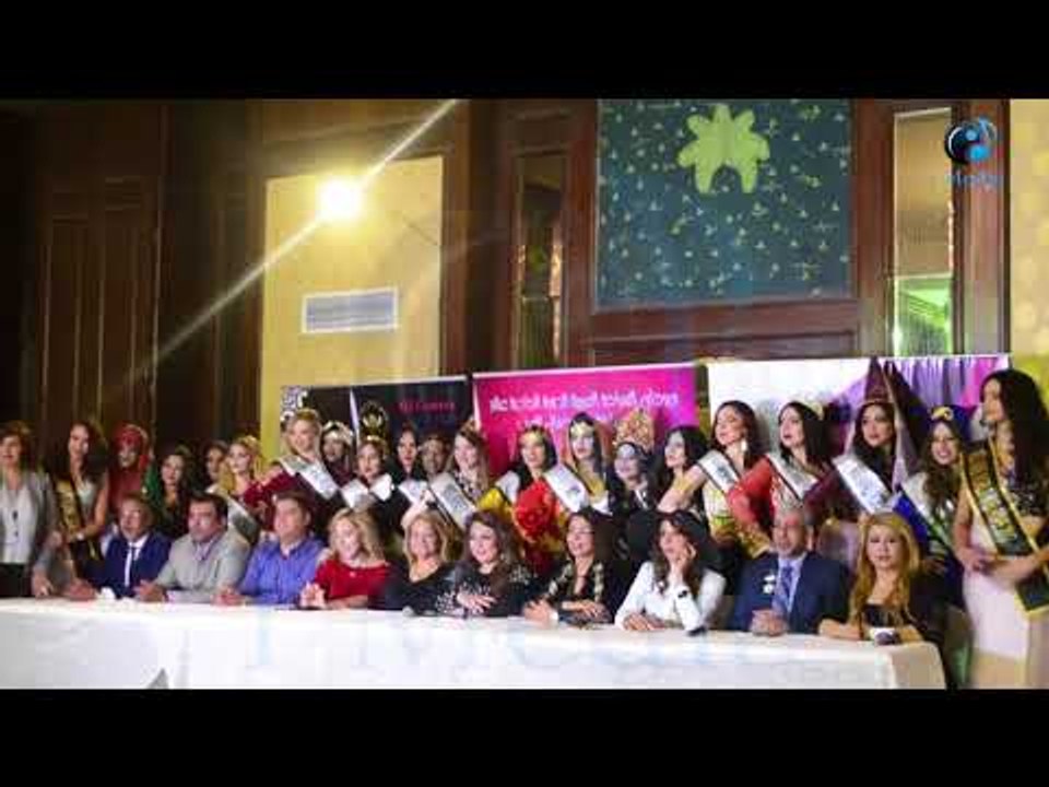 مسابقة ملكة جمال العرب | صورة مجمعة لملكات جمال العرب مع لجنة التحكيم