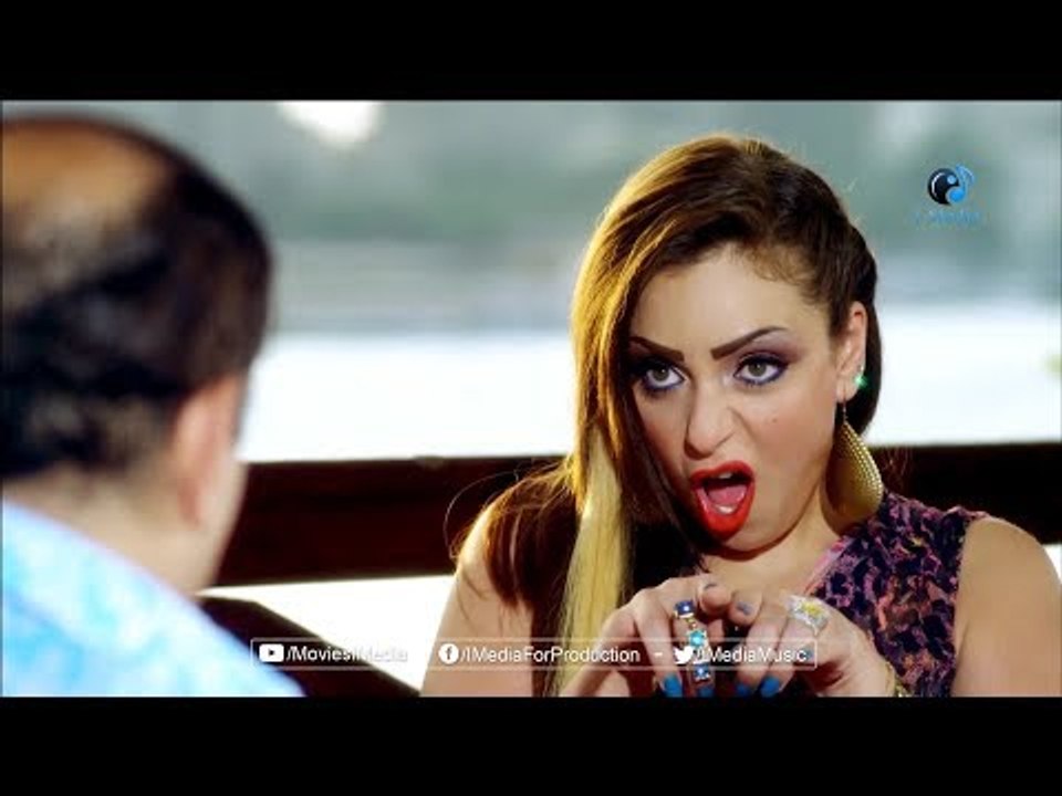 يا لهوى عاوز تتجوزنى انت و الراجل مع بعض   
