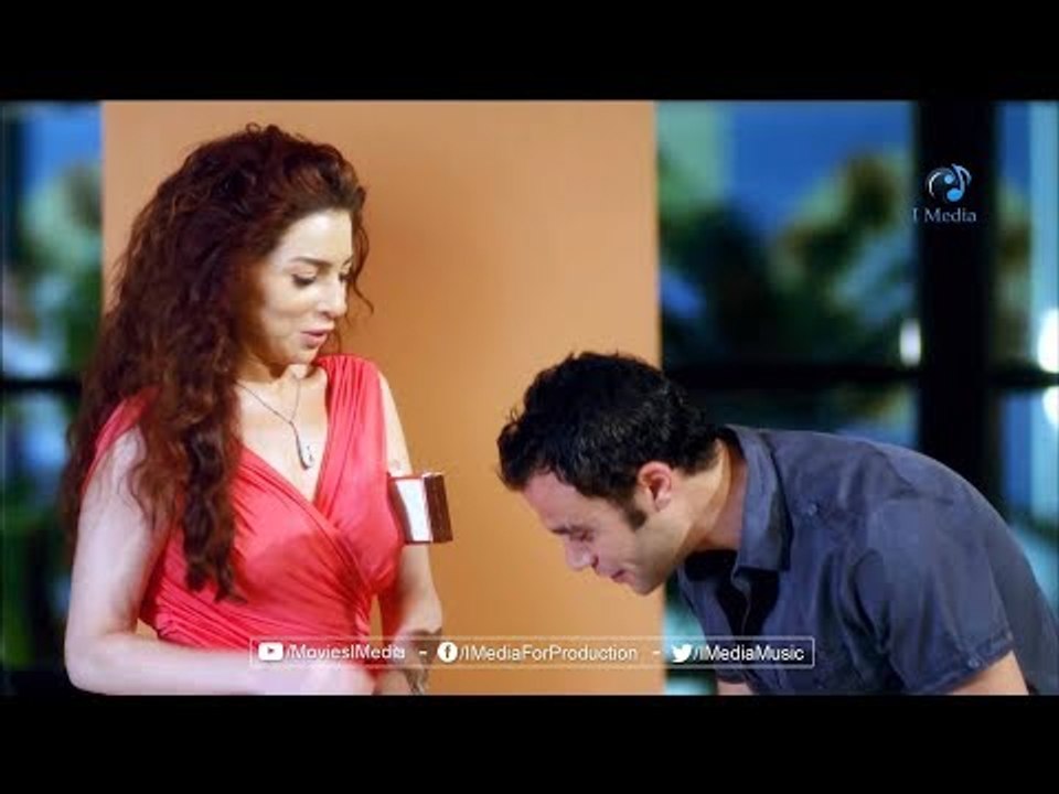 إيه يا بت الحلاوة دى ما تورينى كده  