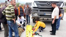 Kamyon ile 'pat pat' çarpıştı - DÜZCE
