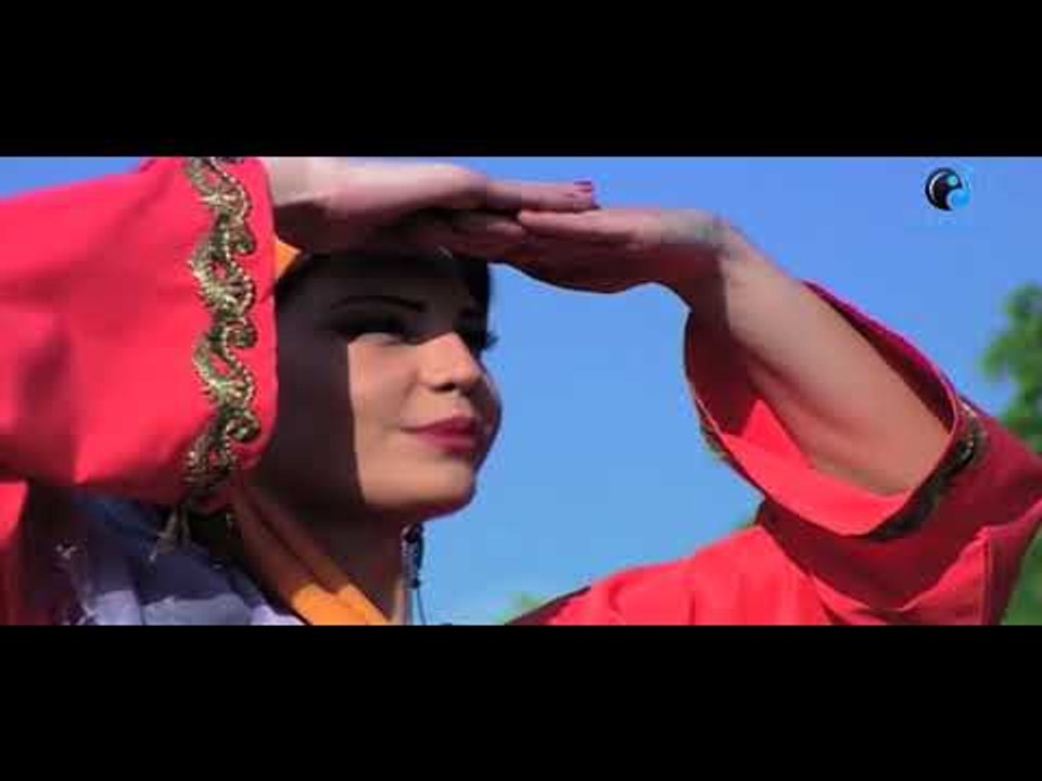 الاتنين بيتنفسو مين عينه اوحش