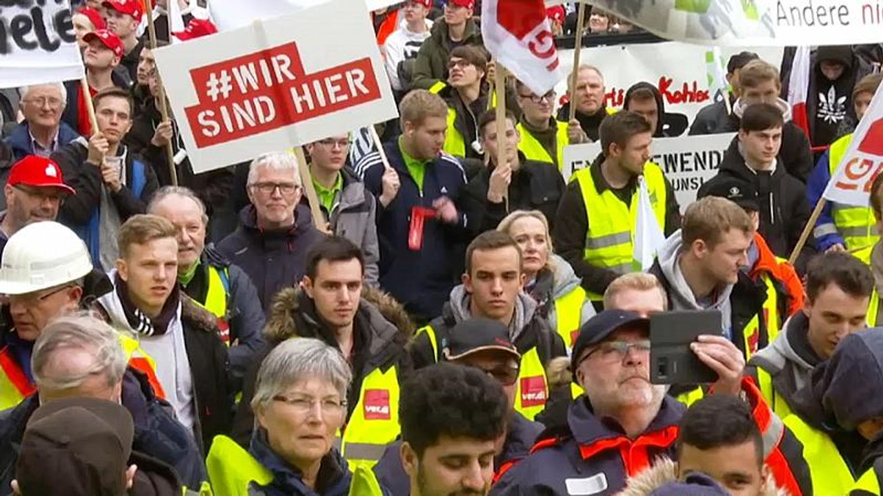 Protest gegen Kohleausstieg: 'Hambi muss weg'