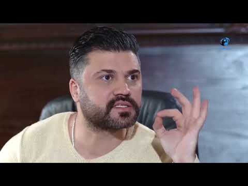 رؤوف طب علي ابنه سامر وهو بيعمل الغلط