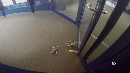 Estos microdrones abren puertas y levantan 40 veces su propio peso