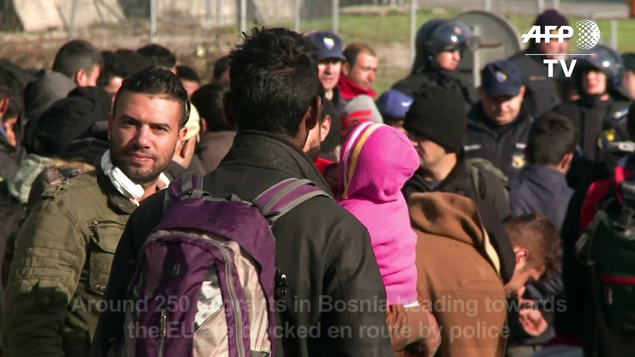 EU-bound migrants scuffle with Bosnian police near border