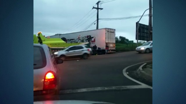 Caminhão interdita acesso a BR-277