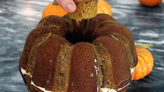 A pumpkin bundt cake!Full how-to via Preppy Kitchen: