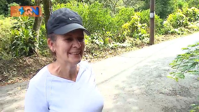 mqn-Conozca-a-la-abuelita-de-los-múltiples-pañuelos-241018