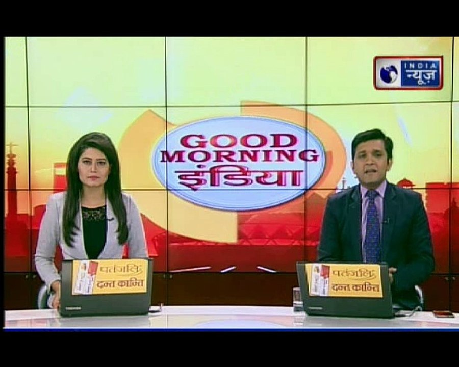Uttar Pradesh: मोबाइल की लाइट में डॉक्टरों ने क...