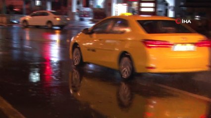 Ankara’da şiddetli yağış ve rüzgar hasara neden oldu