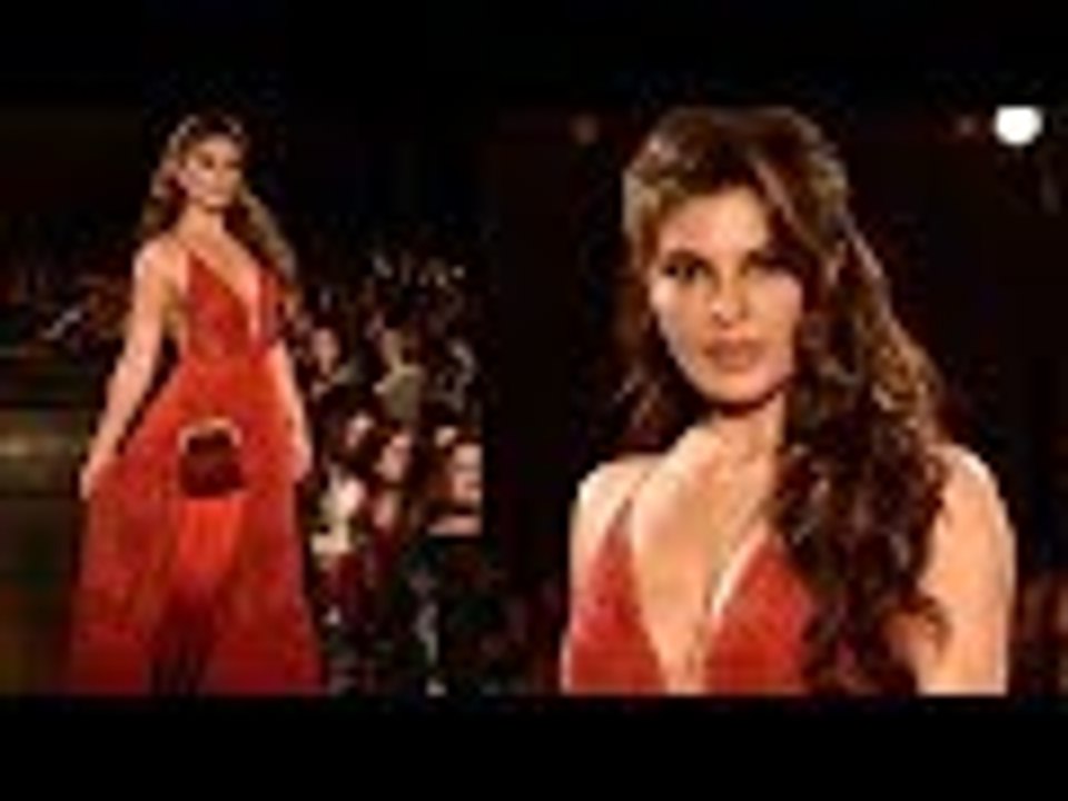 Jacqueline Fernandez Walks The Ramp For 10th Anniversary of Jade