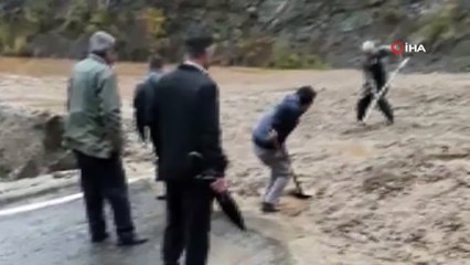 Sincik-Malatya karayolunda heyelan