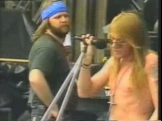 Guns n' roses - soundcheck [axl on coma]