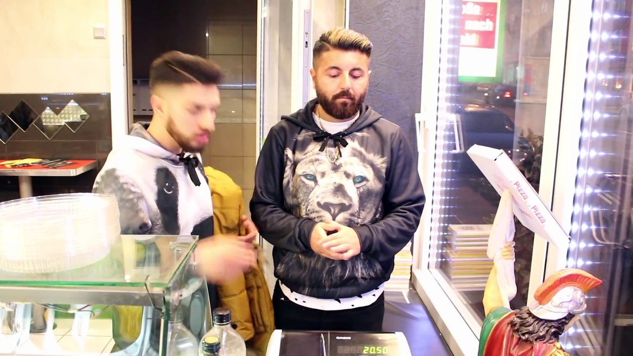 DER AUSNUTZER  ⎮ Younes jones