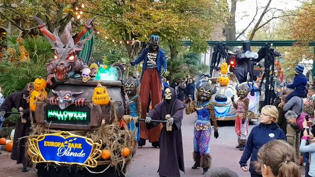 La parade d'Halloween à Europa-Park à Rust