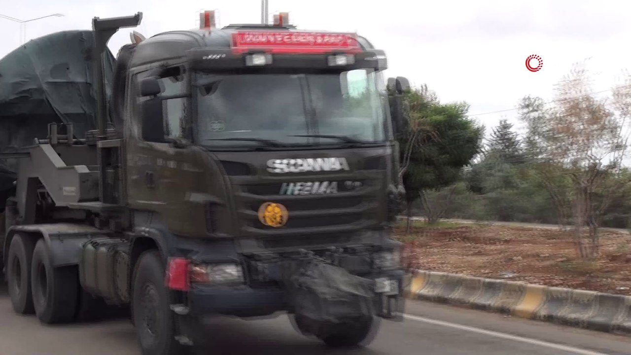 Kilis’ten İdlib sınırına fırtına obüs sevkiyatı yapıldı