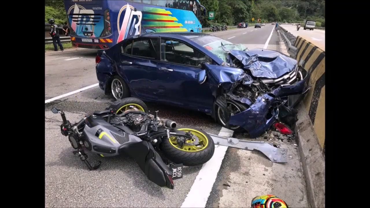Un motard percute une voiture de face et se fait éjecter à plus de 30m