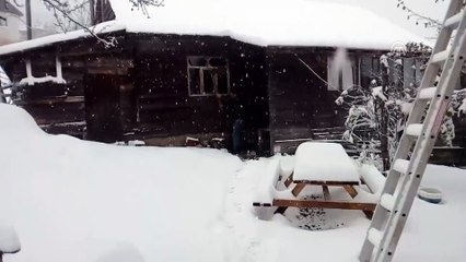 Sakarya ve Düzce'de mevsimin ilk karı yüksek kesimlere düştü