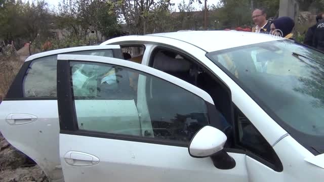 Yoldan Çıkan Otomobil 50 Metrelik Şarampole Devrildi - Karabük