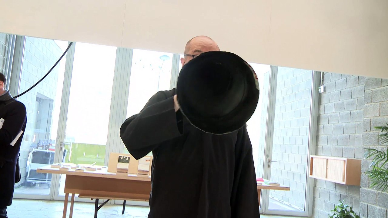 Performance artistique « Recherche de Lard », "Art et recherche : quelle rencontre ?!"