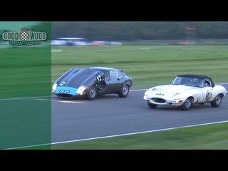 Incredible blind overtake after E-type bonnet comes off