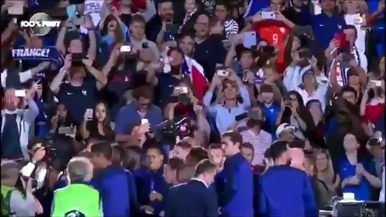 VEGEDREAM AU STADE DE FRANCE AVEC L'EQUIPE DE FRANCE CHAMPION DU MONDE DE FOOTBALL