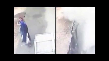 Un trottoir s'effondre sous les passantes en Turquie