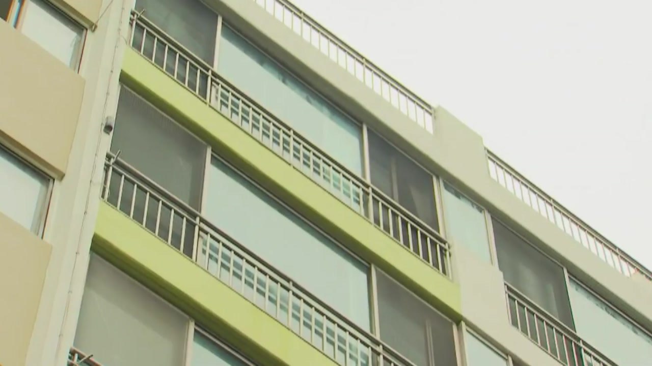 부산 일가족 4명 흉기에 피살된 채 발견...용의자도 숨져 / YTN