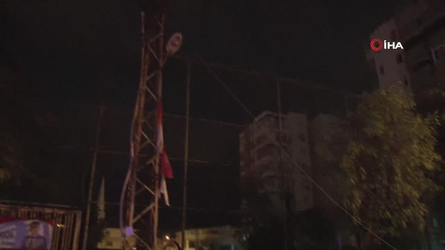 Şiddetli Rüzgar Ağaçları Devirdi Elektrik Tellerini Kopardı