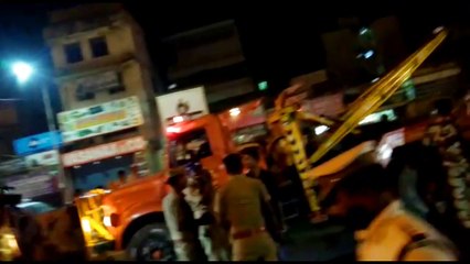 சென்னையில் நடு ரோட்டில் ரூ.2000 கோடி.. குவிந்த பொதுமக்கள்-வீடியோ