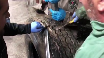 Uyuşturucuyu lastiğe gizlemişler - VAN