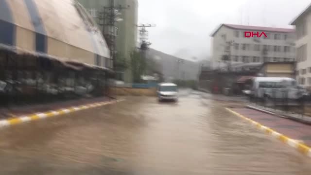 Şırnak Beytüşşebap Sele Teslim Oldu Okullar Tatil Edildi