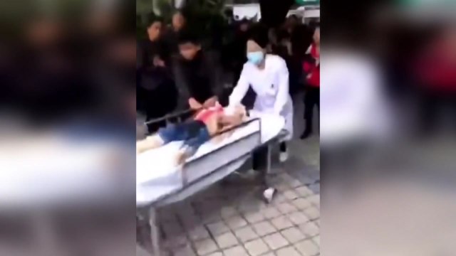 中 충칭 유치원 흉기 난동...원생 14명 부상 / YTN