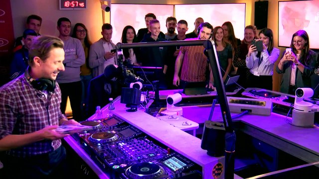 Martin Solveig mixe dans le Before Party Fun