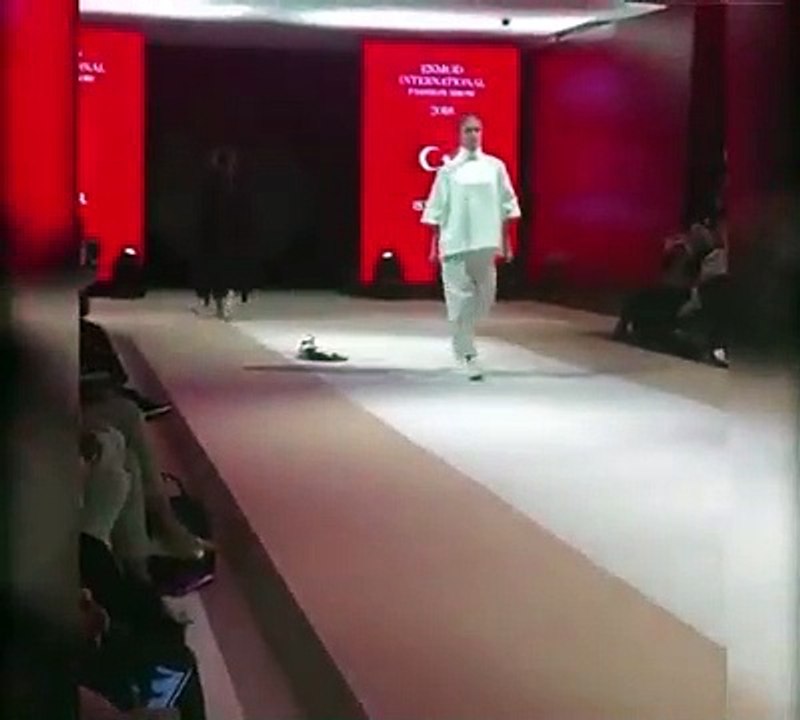 Kediden catwalk ‘dersi'