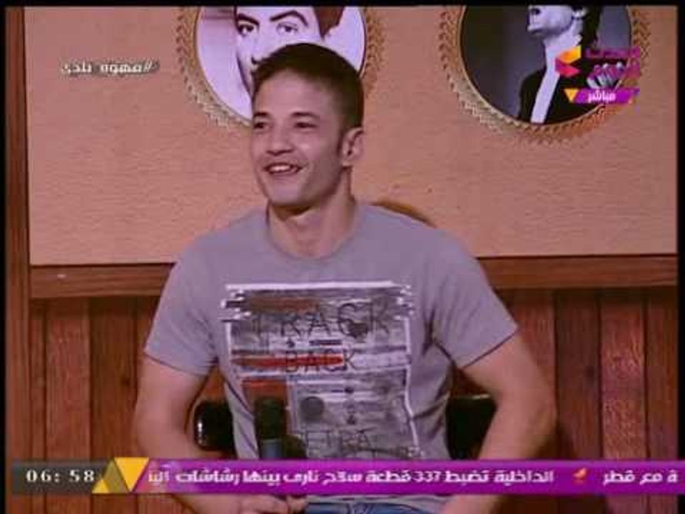 مذيع الحدث لصناع وأبطال كليب "ركبني المرجيحة": "أعمالكم الجاية ايه؟؟" ..... شاهد الرد