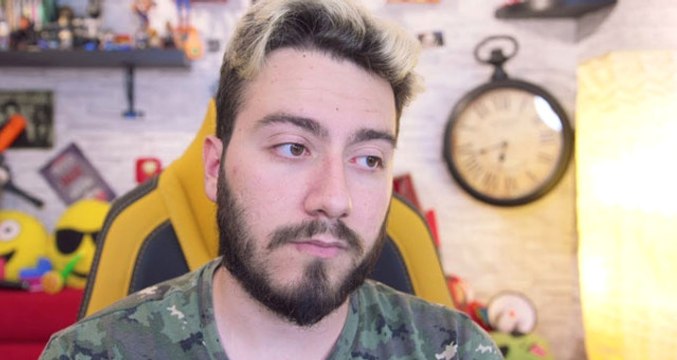 Amcasına Hakaret Videosu Çeken Enes Batur YouTube'u Bırakıyor