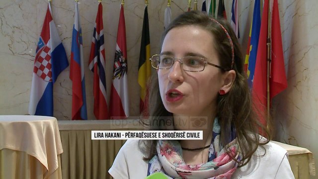 Paditen “plehrat e Fierit” - Top Channel Albania - News - Lajme