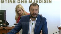 Rrëzohet dekreti i Metës per Teatrin - Top Channel Albania - News - Lajme