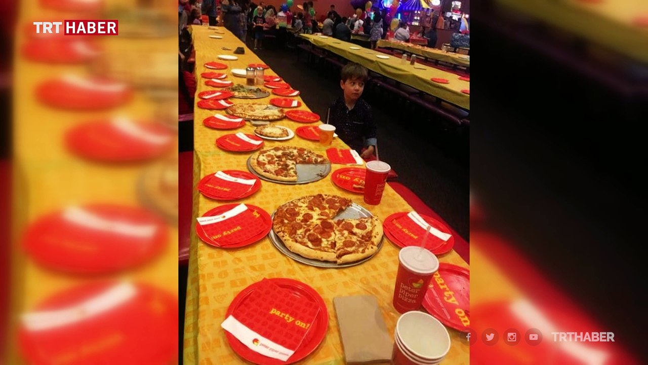 Doğum günü partisine kimse gelmeyen Teddy'nin unutulmaz hediyesi