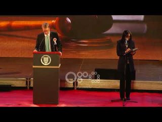 Ora News - Ambasada e SHBA dakord me Gjin Gjonin: Leja prindërore s'duhet ta shmangë nga vettingu