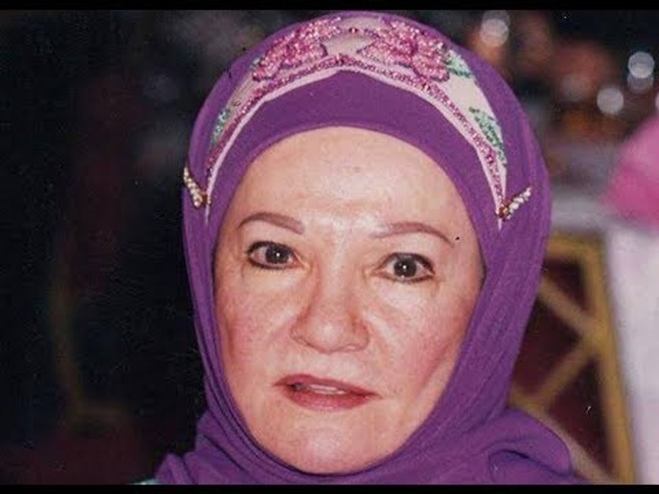 #مذيع_الحدث ينعي وفاة الفنانة القديرة ويعلق: هي "شادية" وكفي....!