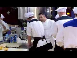 "Hell’s Kitchen" - Djemtë s’po ja dalin me përgatitjen e brumit dhe shef Renato ja hedh poshtë